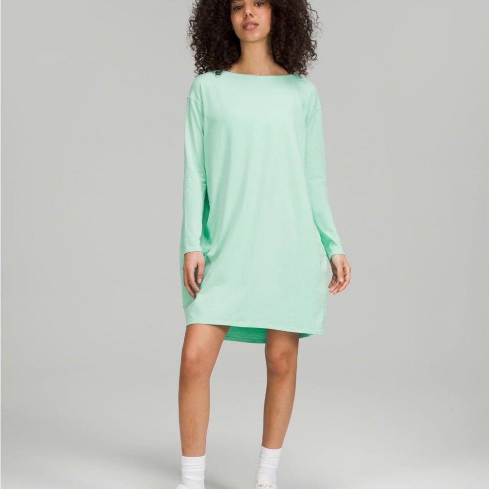 Lululemon back in action dress